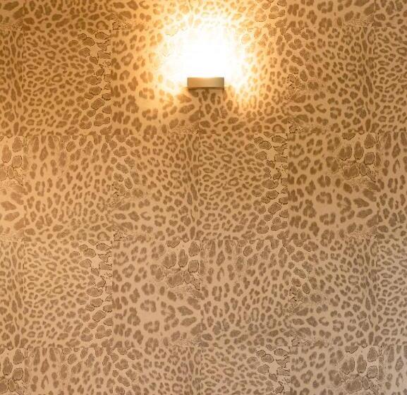 اتاق راحتی یک تخته, Grand Cap Rooftop Pool