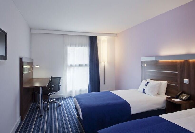 Номер Стандарт, Holiday Inn Express Marseille Saint Charles, An Ihg