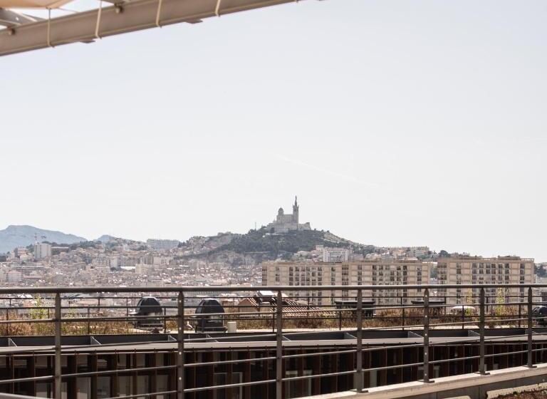 Номер Superior с Видом, Holiday Inn Express Marseille Saint Charles, An Ihg
