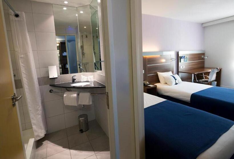Номер Стандарт, Holiday Inn Express Marseille Saint Charles, An Ihg