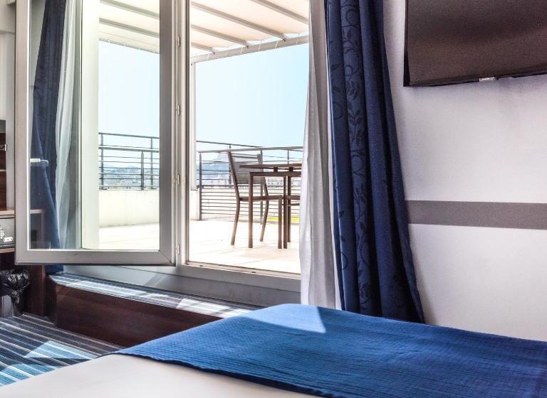 Номер Superior с Видом, Holiday Inn Express Marseille Saint Charles, An Ihg