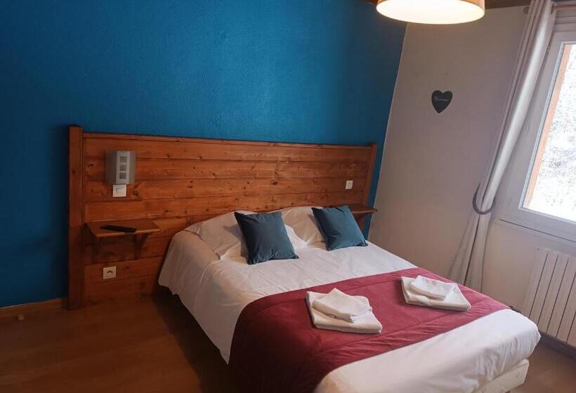 اتاق استاندارد چهار تخته, Hôtel De L Impossible