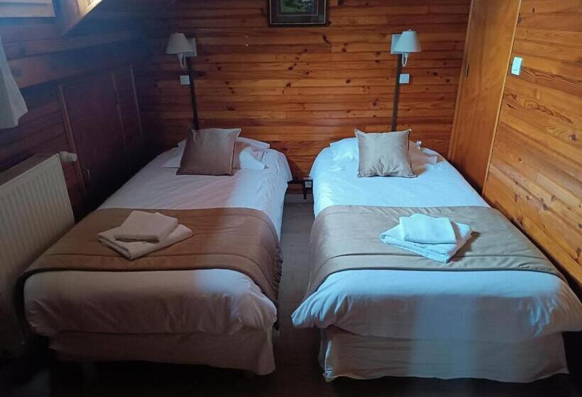 اتاق استاندارد سه نفره, Hôtel De L Impossible