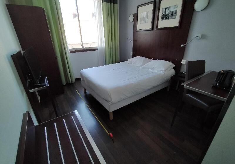 Номер Стандарт, Hôtel Du Centre Annemasse