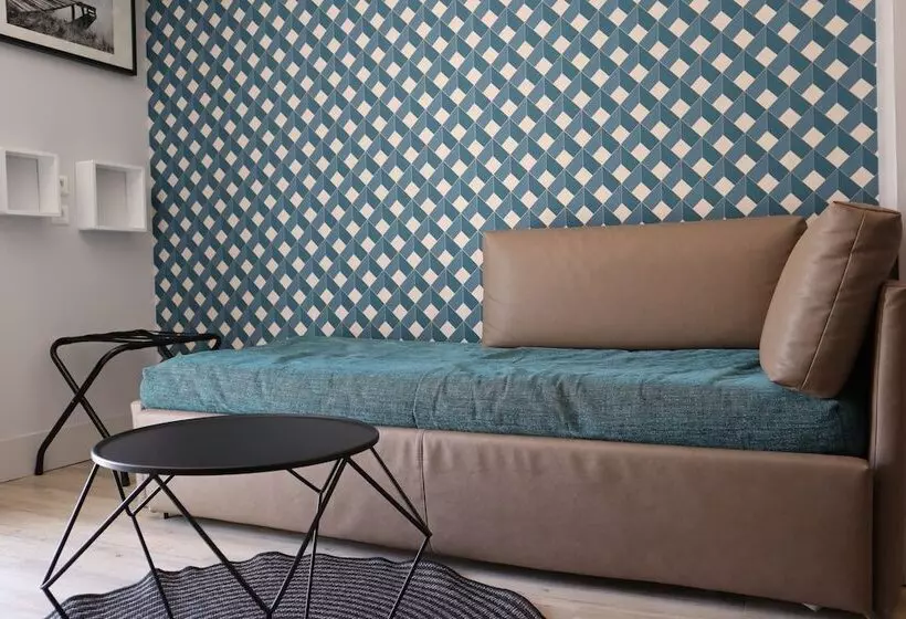 سوییت جونیور با چشمانداز دریا, Hôtel Florida
