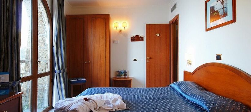 Номер Стандарт Трехместный, Hr Hotel & Spa