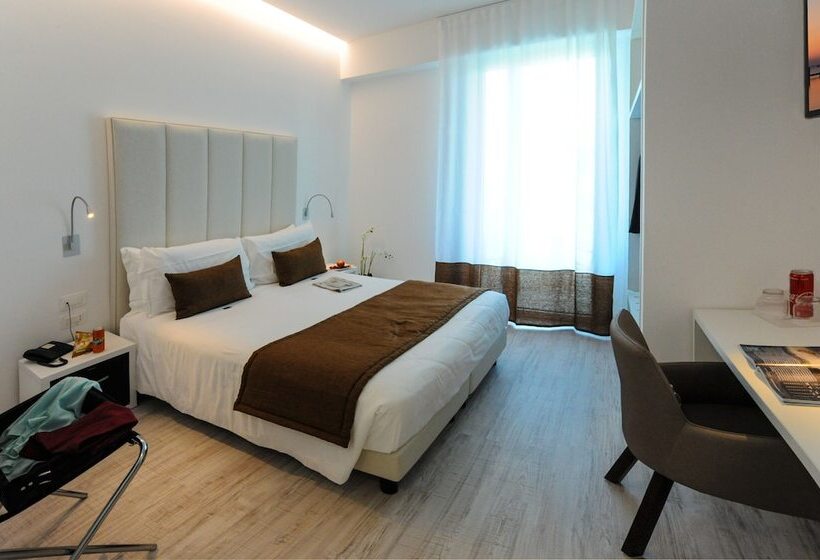 Pokój Standard, Lampara