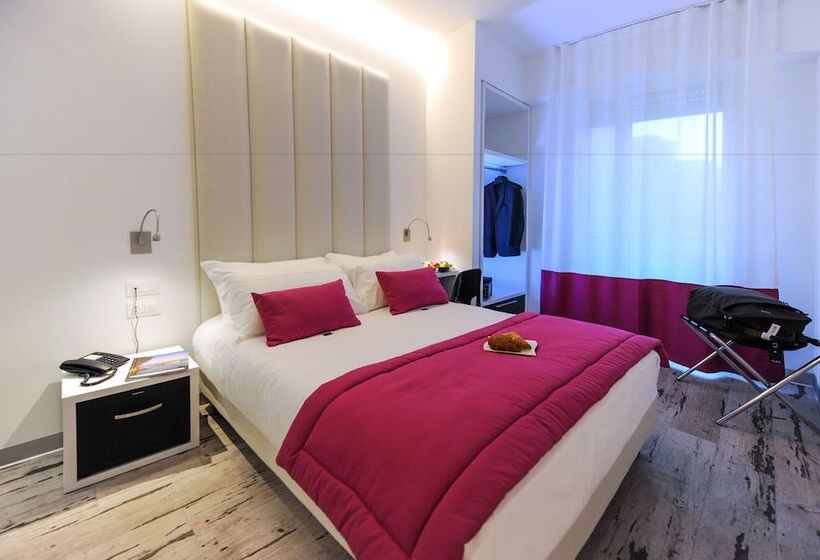 Pokój Comfort Jednoosobowy, Lampara