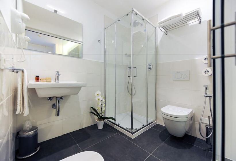 Pokój Comfort Jednoosobowy, Lampara