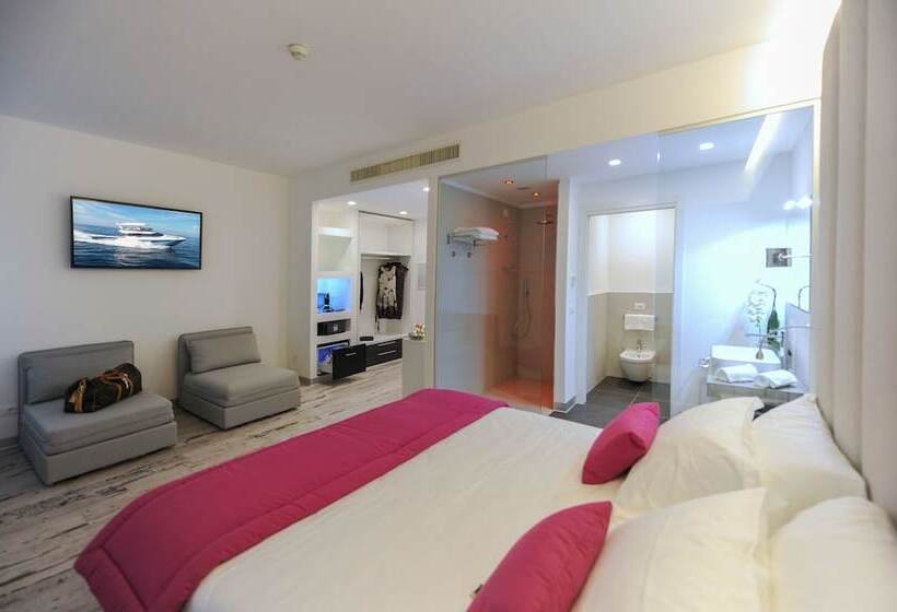 Junior Suite, Lampara