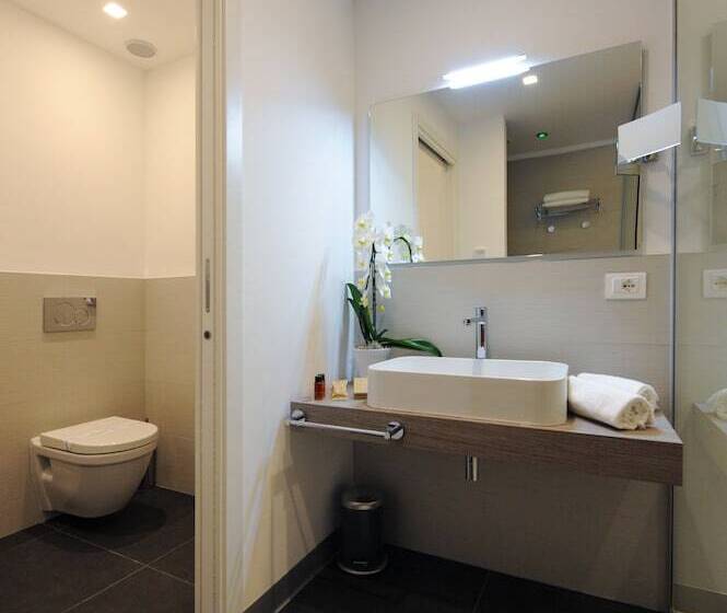 Junior Suite, Lampara