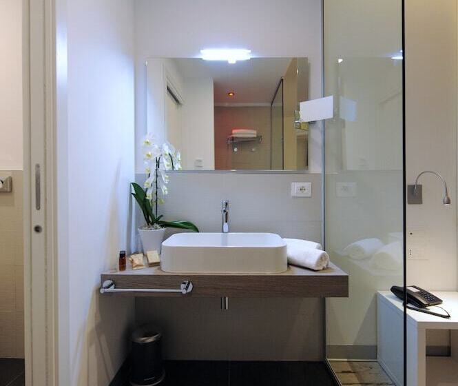 Junior Suite, Lampara