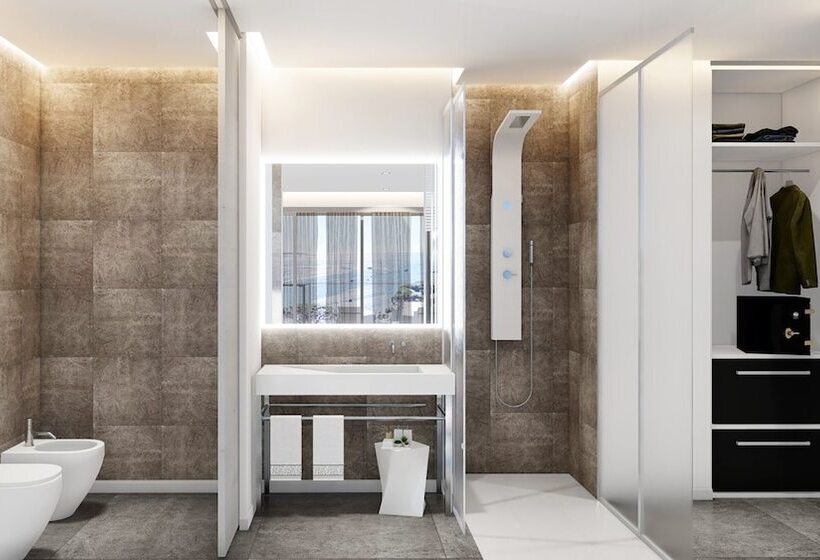 Suite Deluxe, Lampara