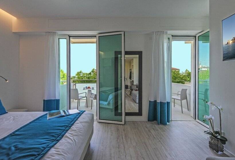 Pokój Deluxe Trzyosobowy, Lampara