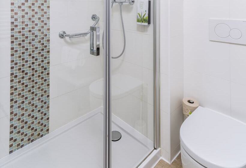 חדר סטודיו סטנדרד, Le Club Mougins