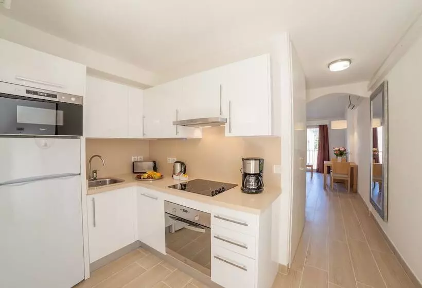 استودیوی استاندارد, Le Club Mougins
