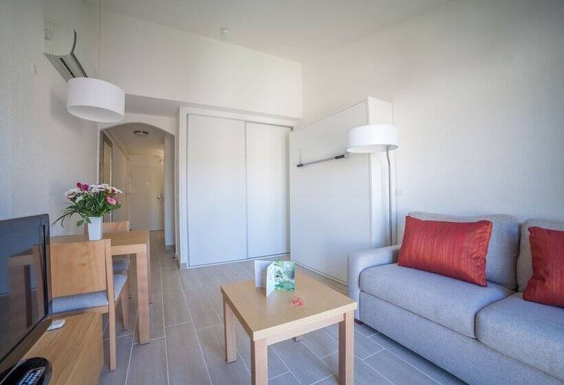 חדר סטודיו סטנדרד, Le Club Mougins