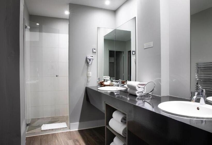 패밀리 룸, Le Mans Country Club