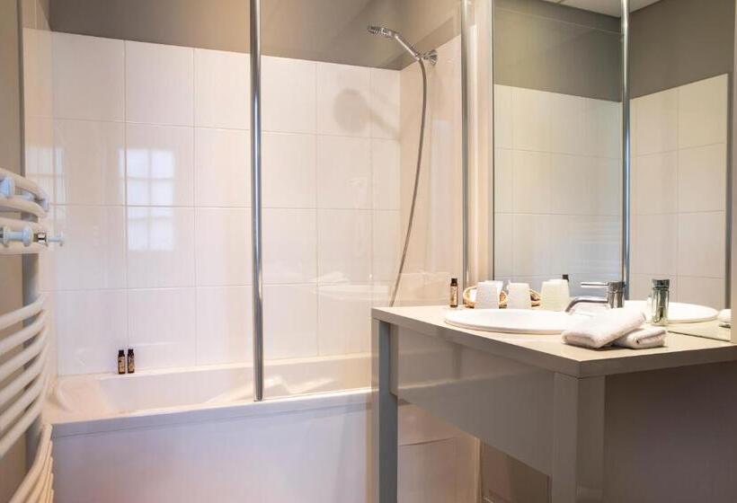 컴포트 룸, Le Mans Country Club