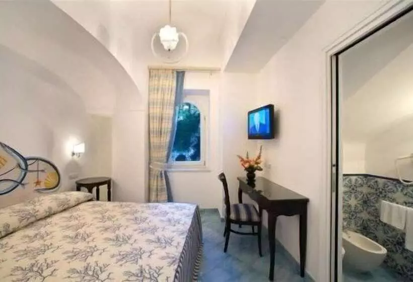 اتاق استاندارد چهار تخته با چشم‌انداز دریا, Palazzo Marzoli Charme Resort  Small Luxury