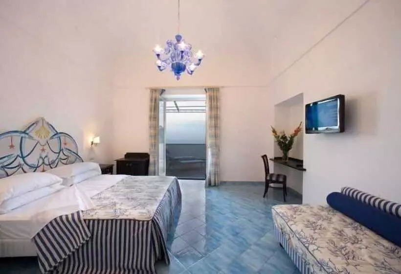 اتاق استاندارد چهار تخته با چشم‌انداز دریا, Palazzo Marzoli Charme Resort  Small Luxury