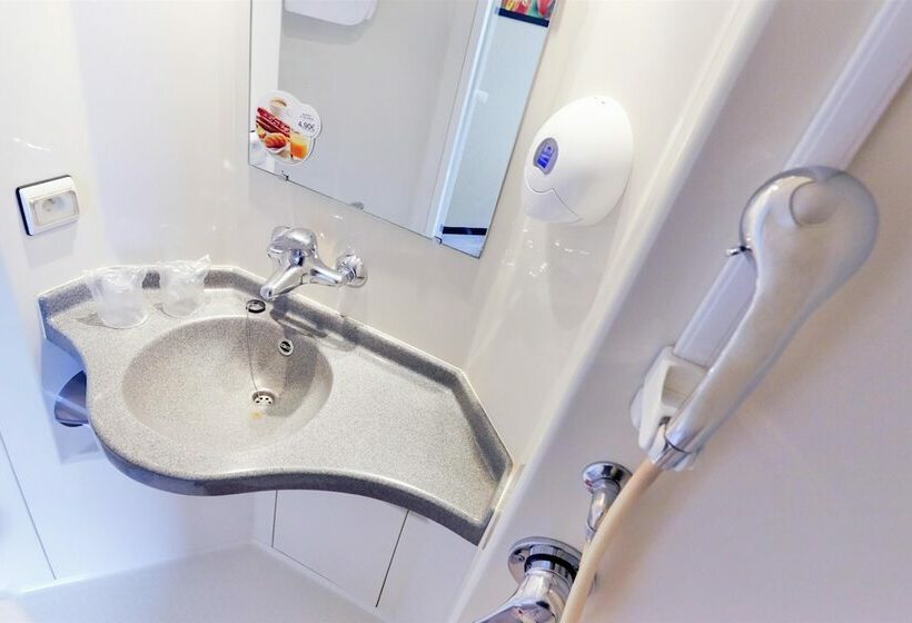 Номер Стандарт, Première Classe Paris Ouest Gennevilliers