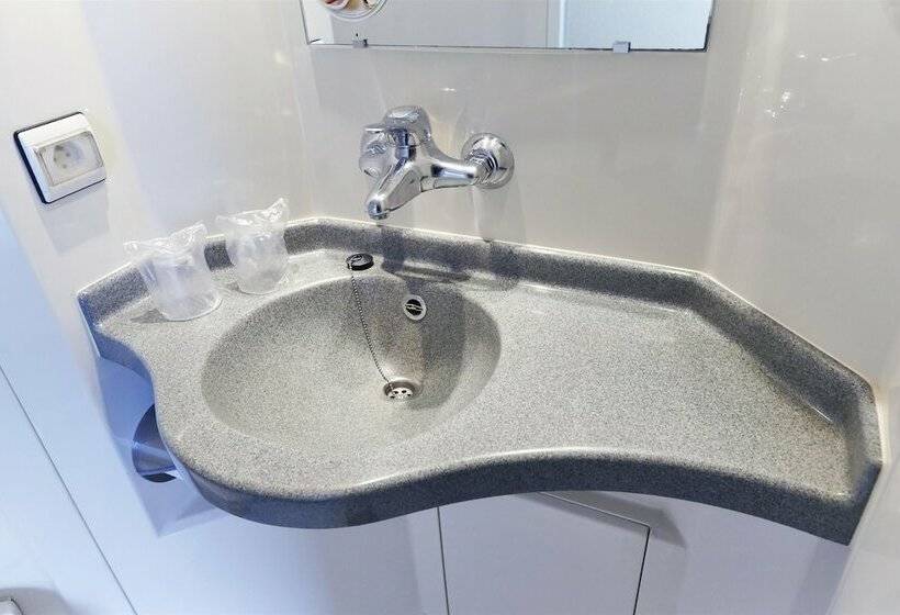 Номер Стандарт, Première Classe Paris Ouest Gennevilliers