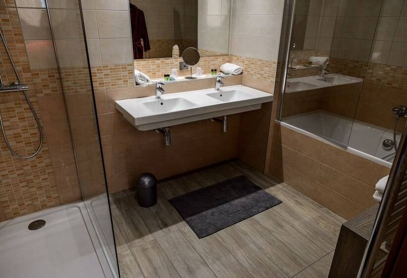 Люкс, Saint Roch