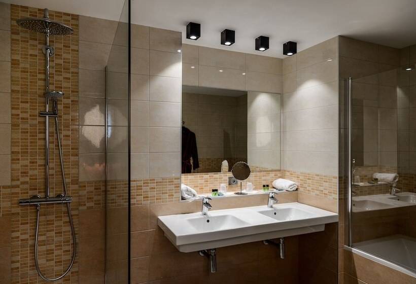 Люкс, Saint Roch