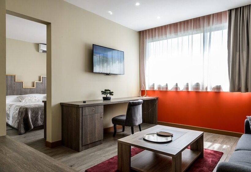 Люкс, Saint Roch