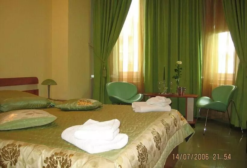 اتاق استاندارد, Traian