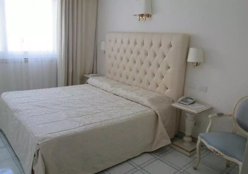 اتاق اکونومی, Villa Fraulo