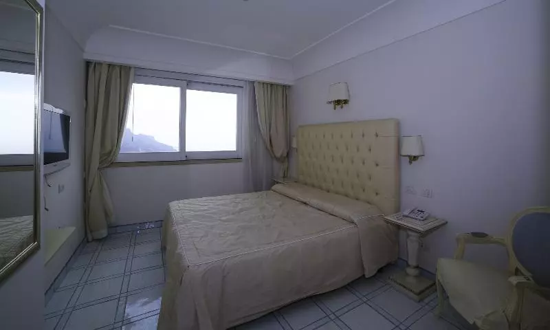 اتاق اکونومی, Villa Fraulo
