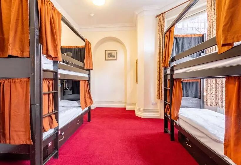 Vuode Makuusalissa, Palmers Lodge Swiss Cottage