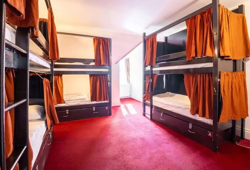 Vuode Makuusalissa, Palmers Lodge Swiss Cottage