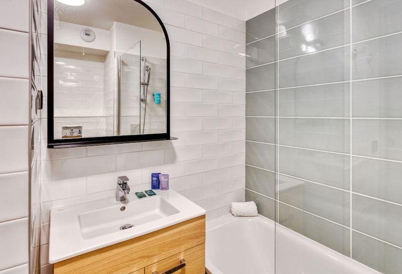 إستوديو قياسى, Appart City Confort Paris Clichy  Mairie