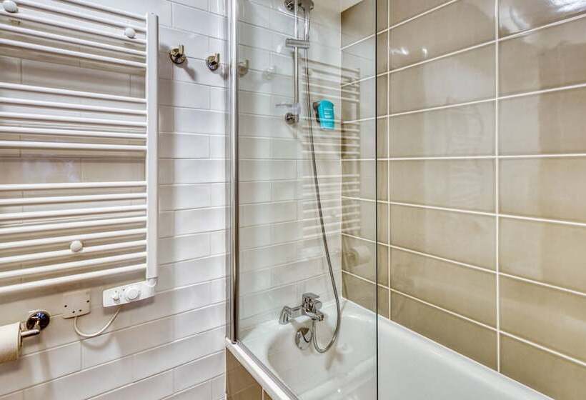 شقة غرفة واحدة, Appart City Confort Paris Clichy  Mairie