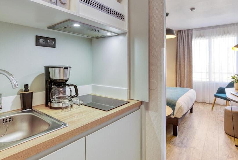 إستديو عائلى, Appart City Confort Paris Clichy  Mairie