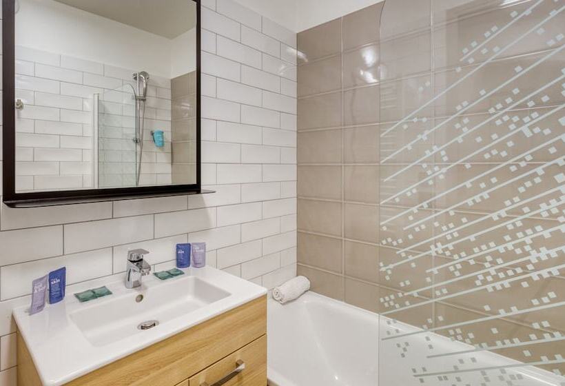 شقة غرفتين, Appart City Confort Paris Clichy  Mairie