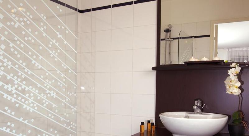 شقة غرفتين, Appart City Confort Paris Clichy  Mairie