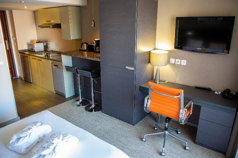 استودیوی استاندارد, Appart Hôtel Clément Ader