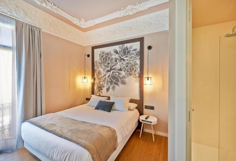 Номер Стандарт, Hostal Central Barcelona