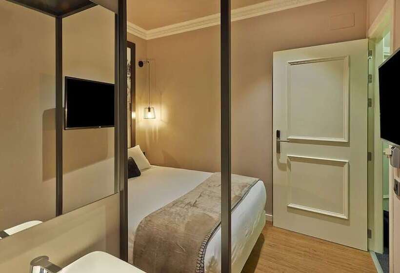 Номер Стандарт, Hostal Central Barcelona