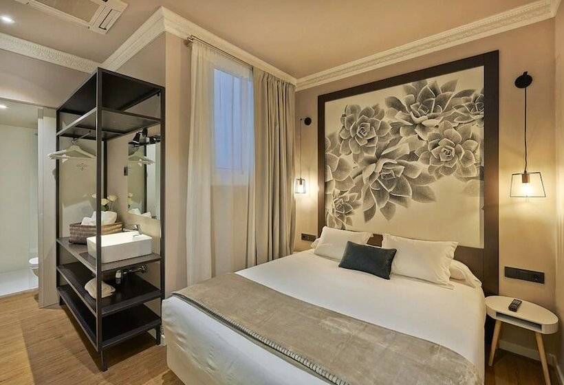 Номер Стандарт, Hostal Central Barcelona