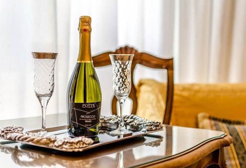 اتاق استاندارد یک نفره, Ariel Silva