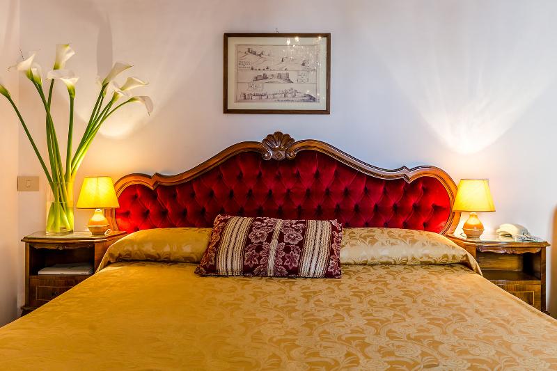 اتاق استاندارد یک نفره, Ariel Silva