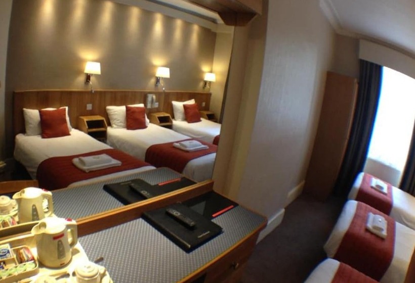 חדר בסיסי לשלושה, Columbus