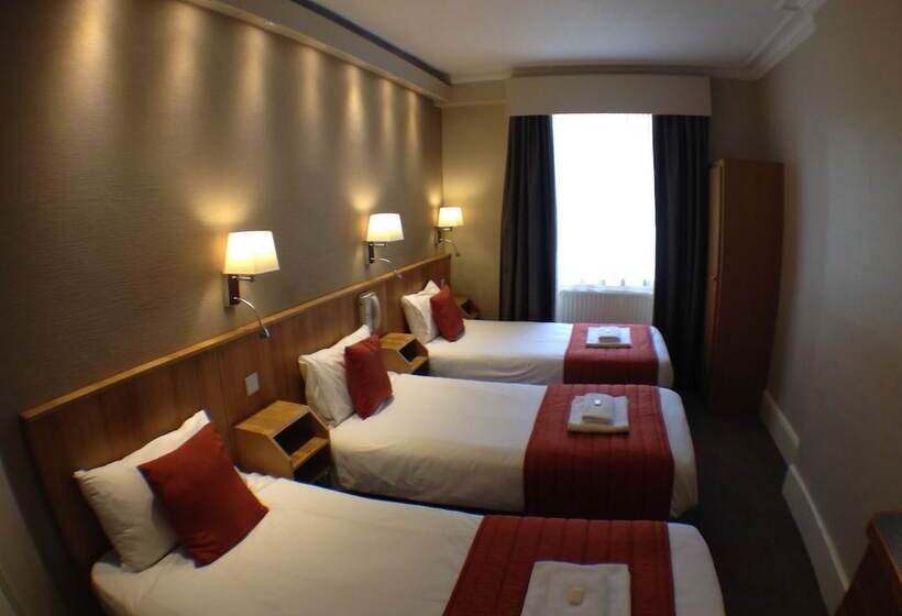 חדר בסיסי לשלושה, Columbus