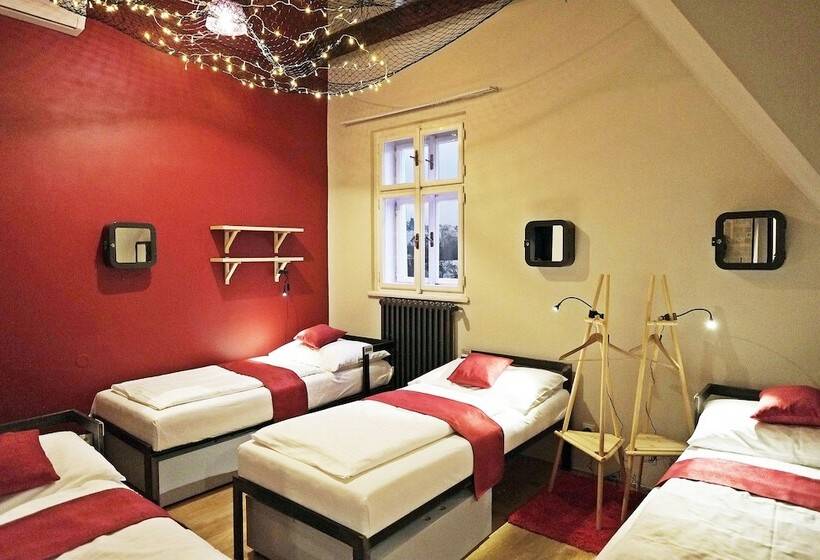 Cama em Quarto Compartilhado, Czech Inn