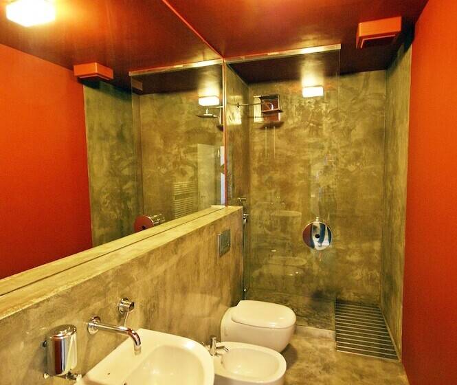 Cama em Quarto Compartilhado, Czech Inn